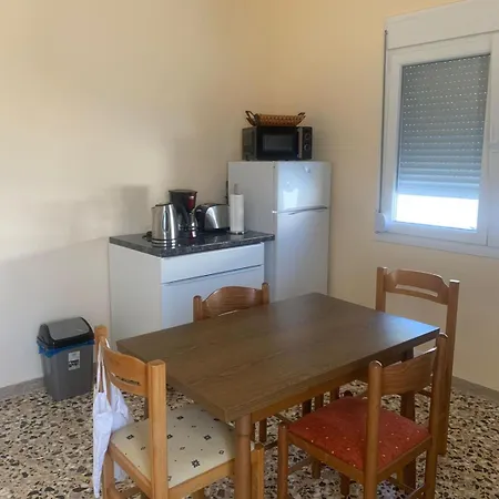 Gemuetliche Drei Erdgeschosswohnung Mit Wohnkueche Und Balkon Apartment