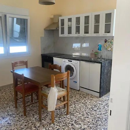 Apartment Gemuetliche Drei Erdgeschosswohnung Mit Wohnkueche Und Balkon *