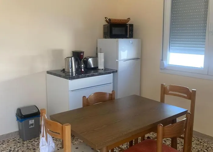 Gemuetliche Drei Erdgeschosswohnung Mit Wohnkueche Und Balkon Appartement